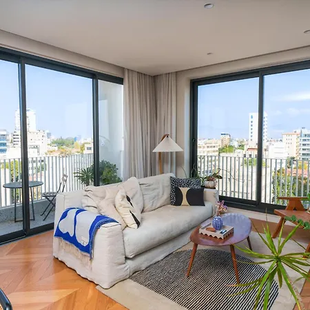 Апартаменты Wealthystays Downtown Penthouse , 7th Floor View Никосия