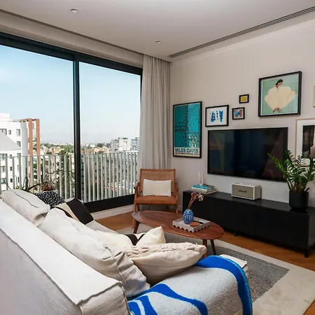 Апартаменты Wealthystays Downtown Penthouse , 7th Floor View *