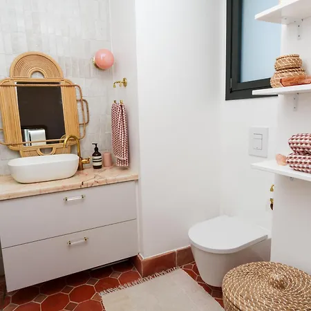 Daire Wealthystays Downtown Penthouse Lefkoşa