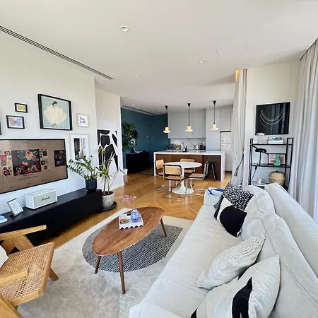 Апартаменты Wealthystays Downtown Penthouse , 7th Floor View Никосия