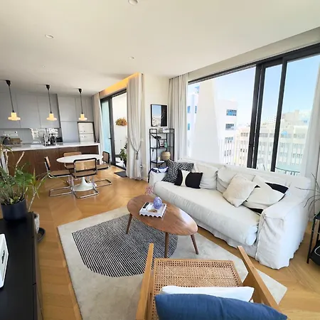 Wealthystays Downtown Penthouse , 7th Floor View Апартаменты