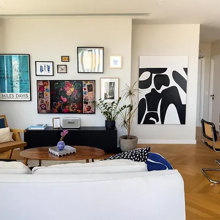 아파트 Penthouse Living In The Heart Of *